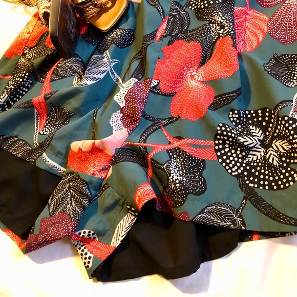 Adelyn Rae Romper - Picture 3 of 8